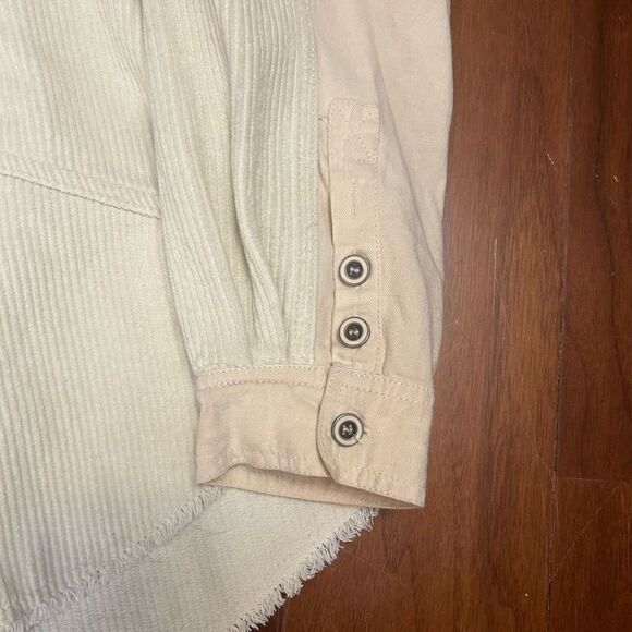 Thred & Supply cream women’s button down shirt jacket raw hem shacket size small - Picture 5 of 9